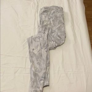 Lulu high rise tight as 8